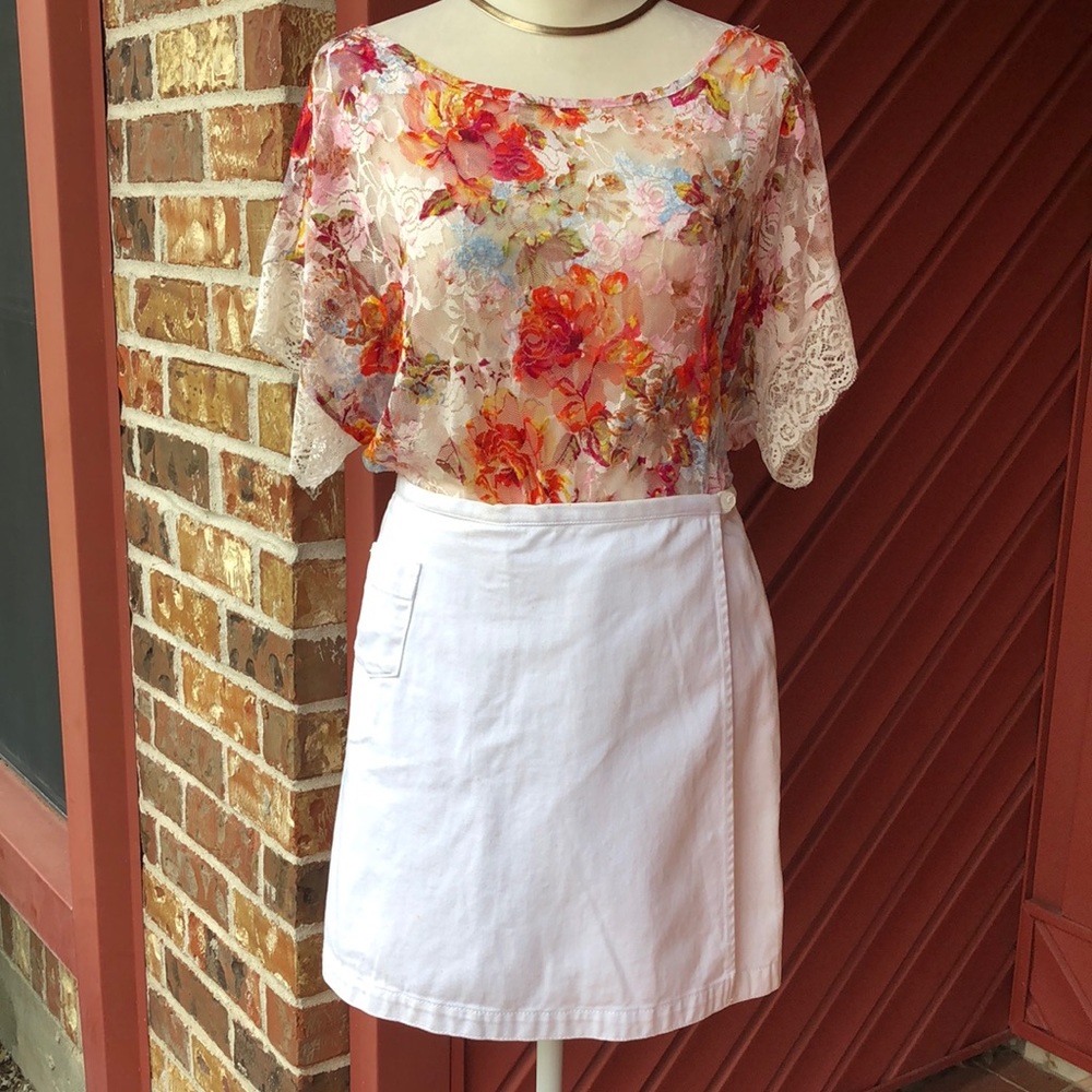 HOST PICK i.e. White Skort Skirt